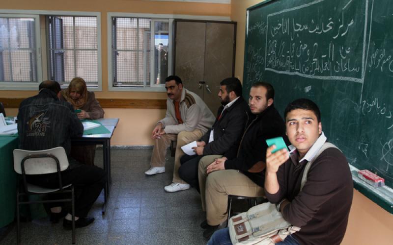 صور.. تحديث سجل الناخبين بغزة