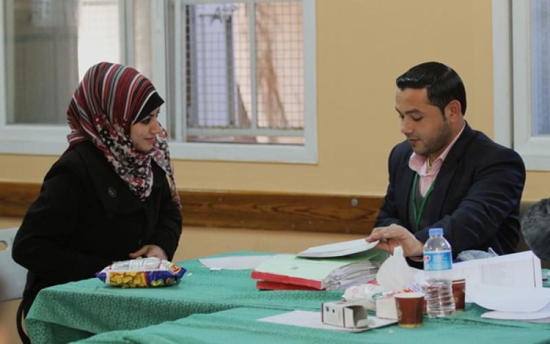 صور.. تحديث سجل الناخبين بغزة