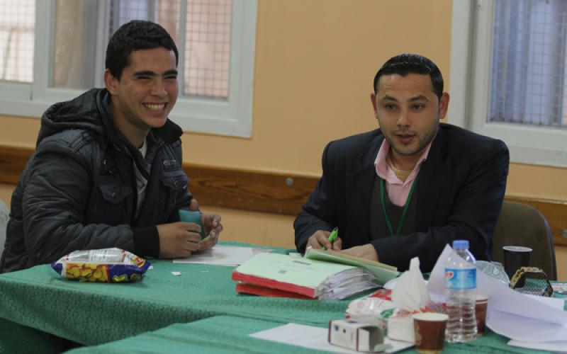 صور.. تحديث سجل الناخبين بغزة