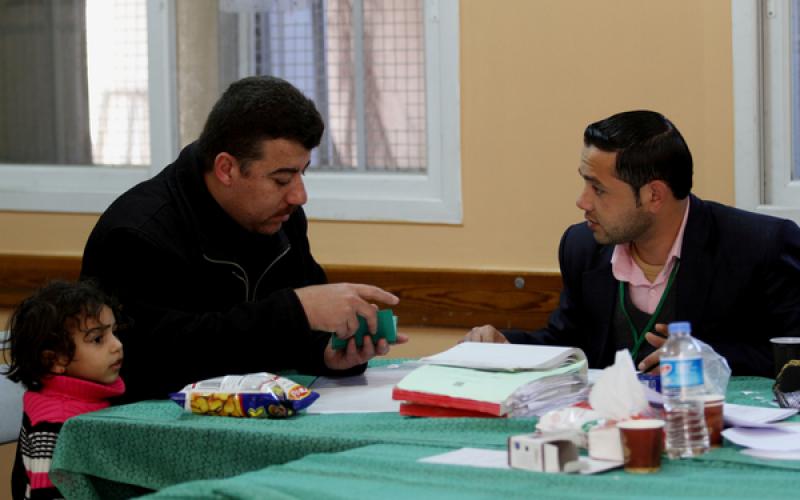 صور.. تحديث سجل الناخبين بغزة