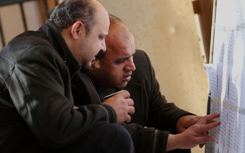 صور.. تحديث سجل الناخبين بغزة