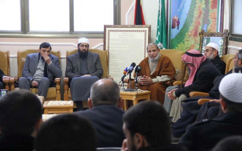صور.. "الزهار" يحصل على السند المتصل