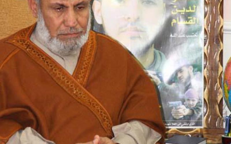 صور.. "الزهار" يحصل على السند المتصل