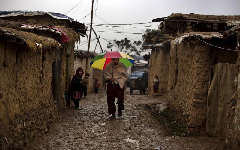 صور: أفغان يعيشون خارج عالمنا