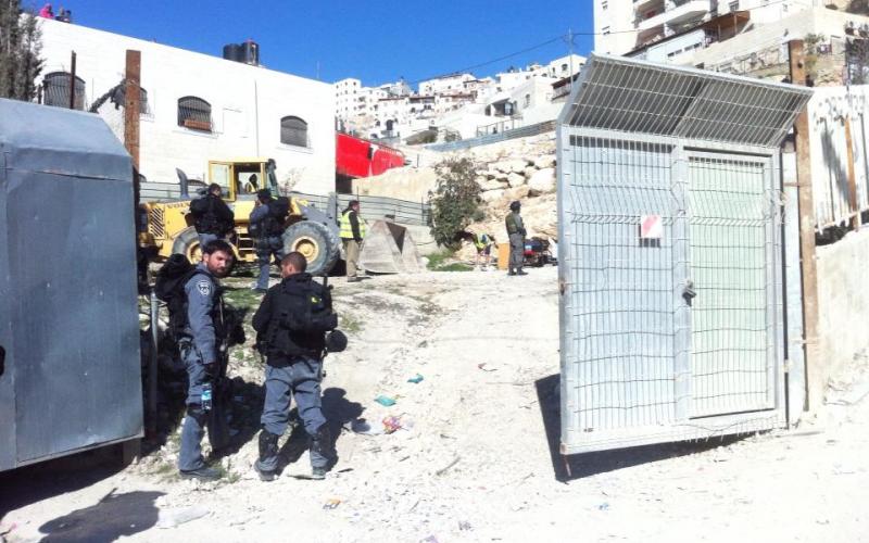 بالصور: الاحتلال يهدم منزلاً في القدس