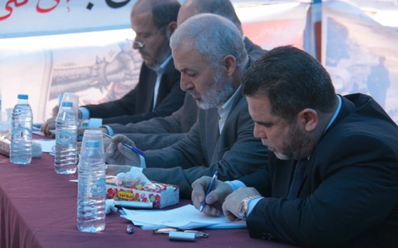 صور: جلسة طارئة للتشريعي أمام معبر رفح