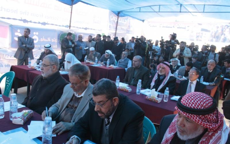 صور: جلسة طارئة للتشريعي أمام معبر رفح
