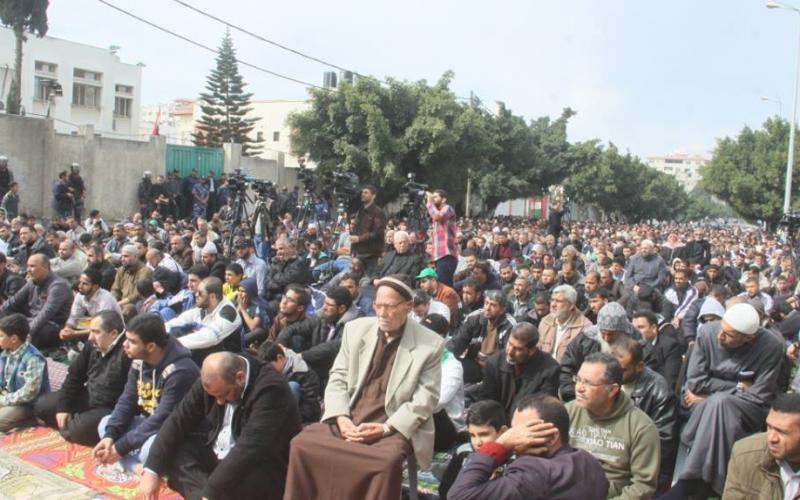صور: وقفة بغزة تنديداً بحظر القسام