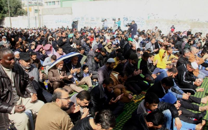 صور: وقفة بغزة تنديداً بحظر القسام