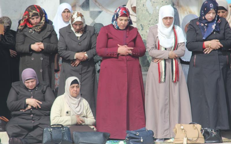 صور: 70 ألف مصلٍّ يؤدون الجمعة بالأقصى