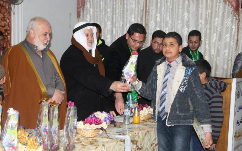 صور: الكتلة تكرم المتفوقين وسط القطاع