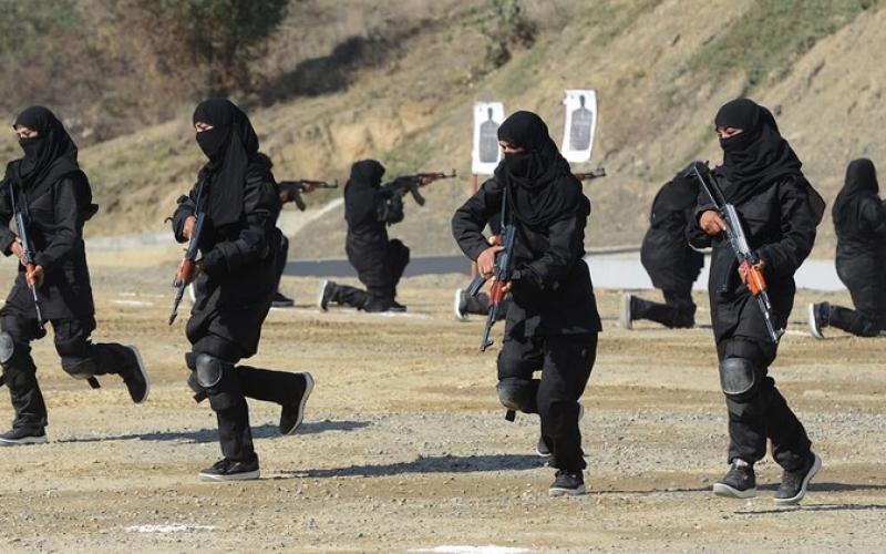 صور: "كوماندوز نسائي" بالشرطة الباكستانية