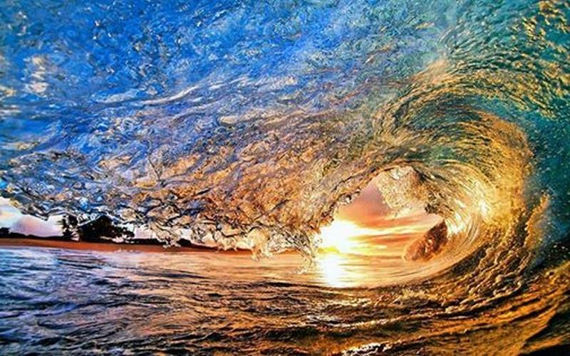 صور: مشاهد رائعة لأمواج البحر المتلاطمة