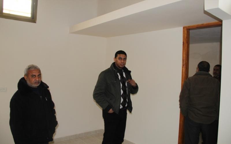 بالصور: حماس ترمم منزلاً لعائلة فقيرة بالوسطى