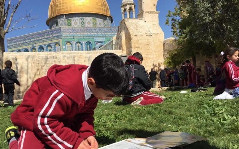 صور: مئات الأطفال يعمرون المسجد الأقصى