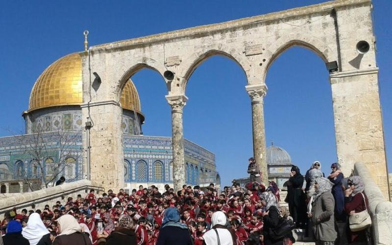 صور: مئات الأطفال يعمرون المسجد الأقصى