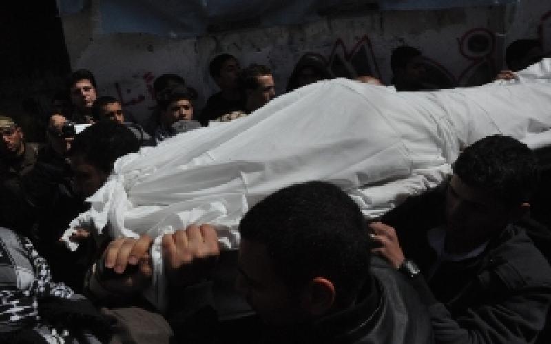 بالصور.. الآلاف يودعون القيسي بينهم ابنه ووالده