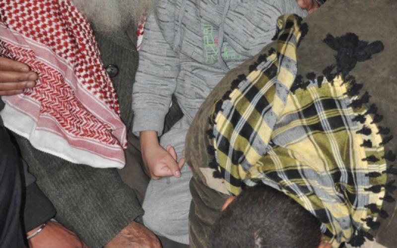 بالصور.. الآلاف يودعون القيسي بينهم ابنه ووالده