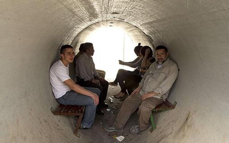 صور.."مصارف المجاري" ملاذ للصهاينة