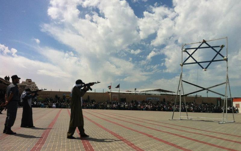 صور: تخريج دورة ضباط جديدة في غزة