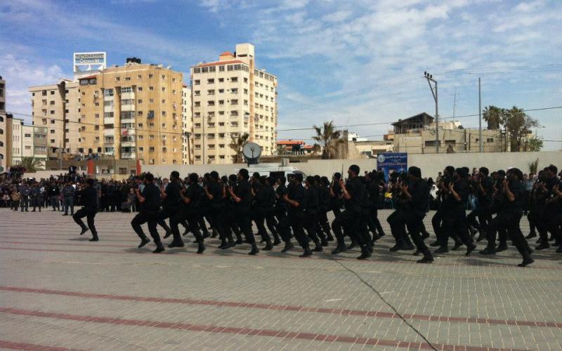 صور: تخريج دورة ضباط جديدة في غزة