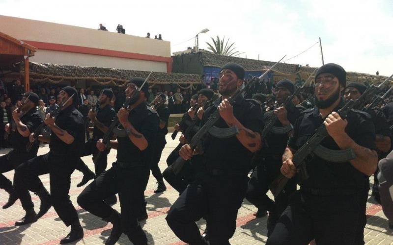 صور: تخريج دورة ضباط جديدة في غزة
