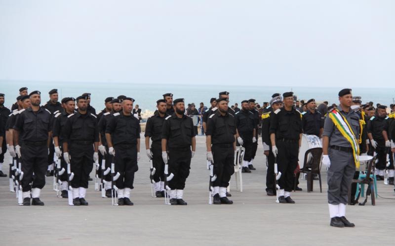 صور: تخريج دورة ضباط جديدة في غزة