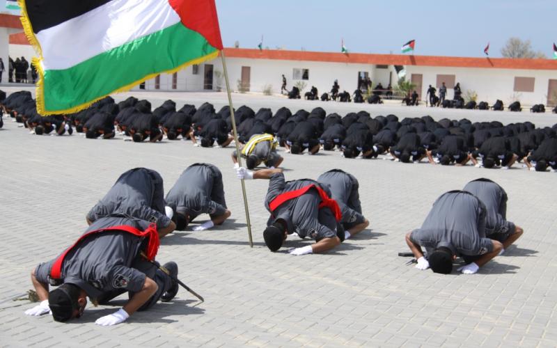 صور: تخريج دورة ضباط جديدة في غزة