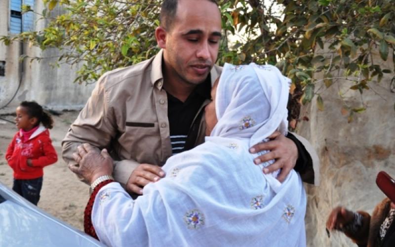 بالصور: الاحتلال يفرج عن الأسير أبو سنيمة برفح