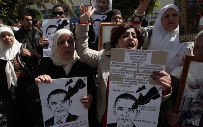 صور: تناقض شعبي ورسمي فلسطيني باستقبال"أوباما"