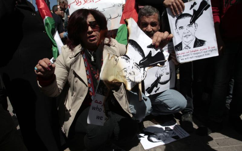 صور: تناقض شعبي ورسمي فلسطيني باستقبال"أوباما"