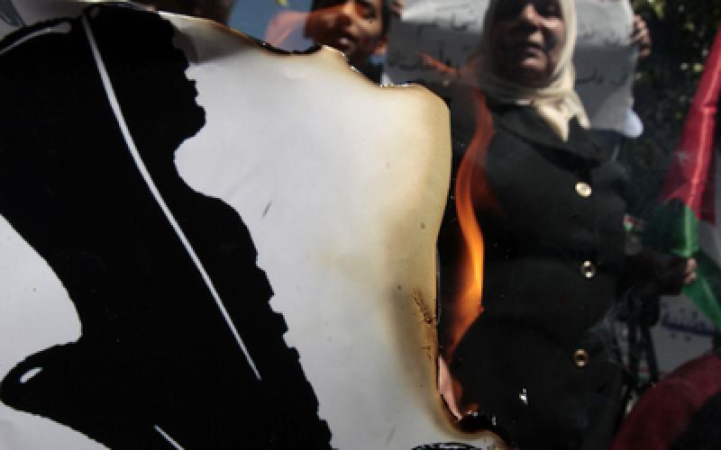 صور: تناقض شعبي ورسمي فلسطيني باستقبال"أوباما"