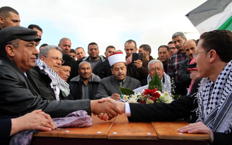 صور: عرس فلسطيني على أنقاض قرية مهدمة