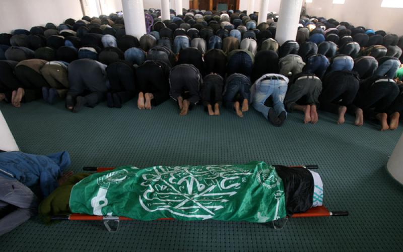 صور: خانيونس تشيع الشهيد "العمور"