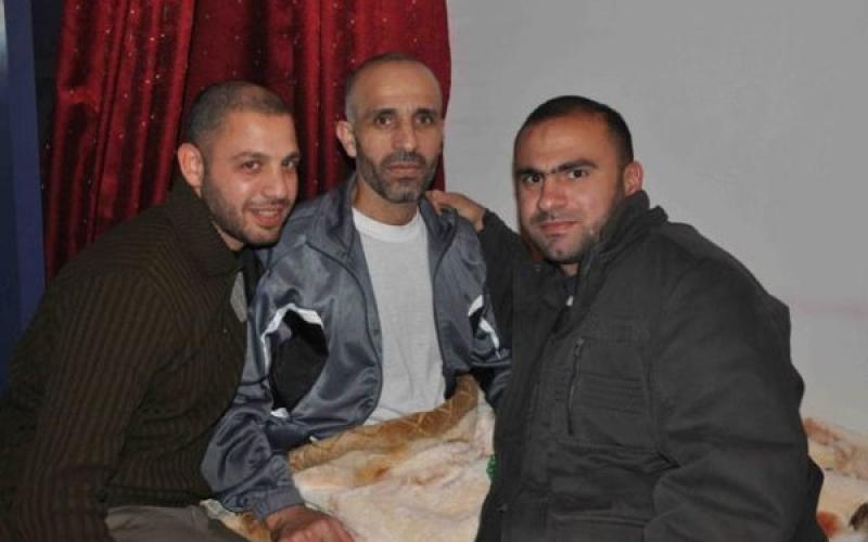 بالصور: حماس بالوسطى تزور الشراونة ومنزل الياسين