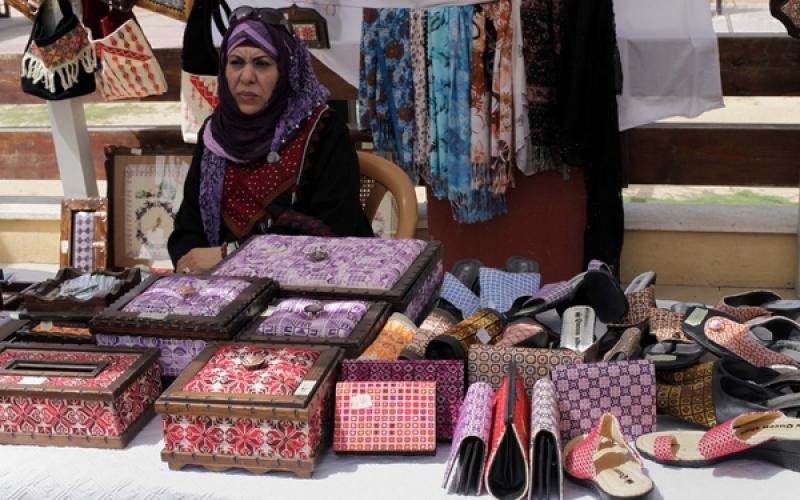 صور: معرض "منتجات نسائنا" بغزة