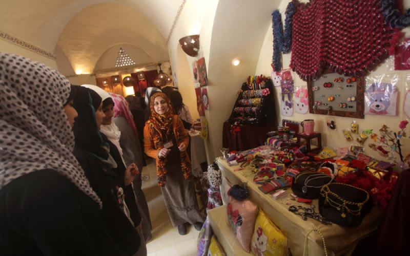 صور: معرض "منتجات نسائنا" بغزة