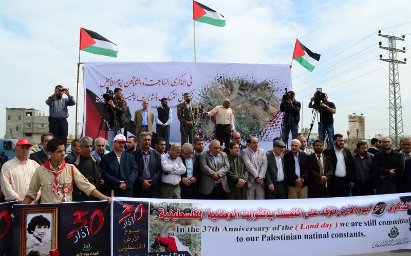 صور: إحياء "يوم الأرض" على حدود غزة