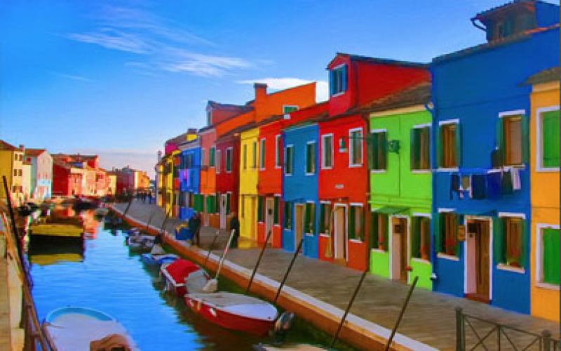 البيوت الملونة في جزيرة "بورانو" الإيطالية