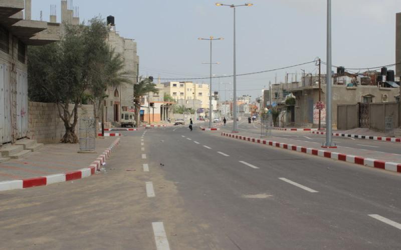 بالصور: بلدية رفح تستلم مشروع تطوير شارع 12