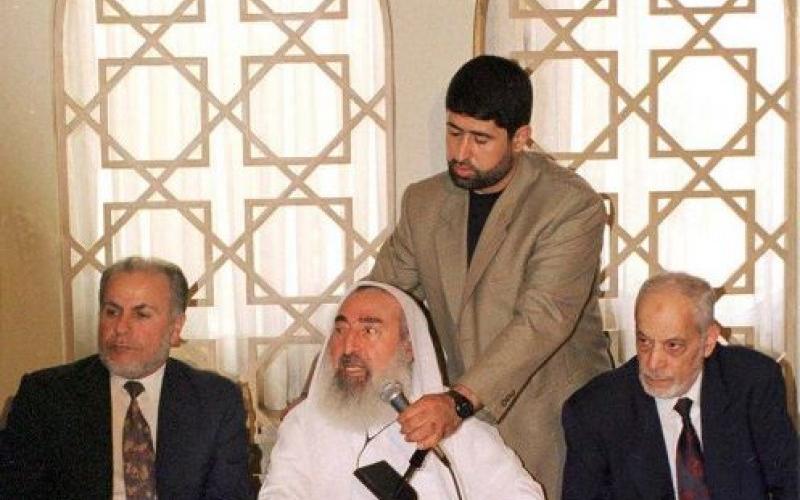 صور: مجموعة صور نادرة للشيخ "ياسين"
