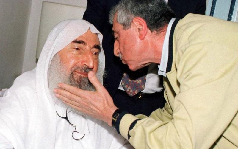 صور: مجموعة صور نادرة للشيخ "ياسين"