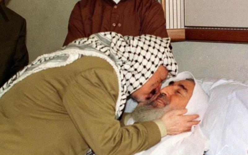 صور: مجموعة صور نادرة للشيخ "ياسين"