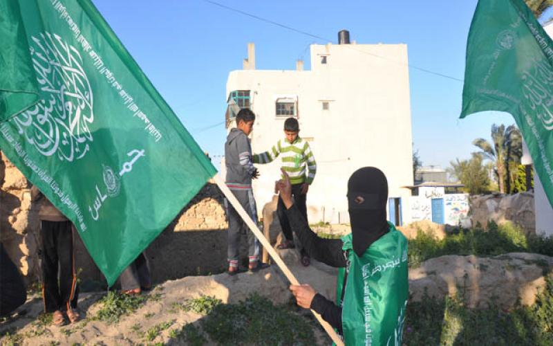 صور: عرض لملثمين وسط قطاع غزة