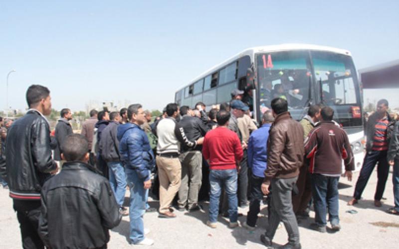 بالصور: معاناة الغزيين أمام معبر رفح البري