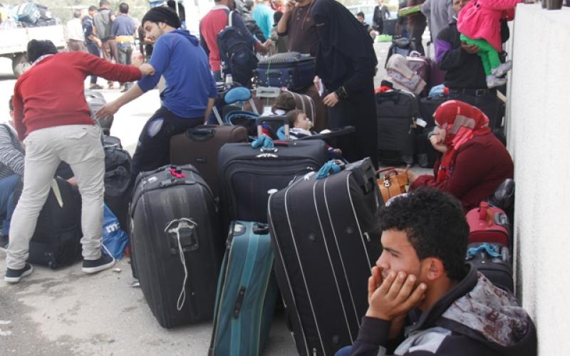 بالصور: معبر رفح.. خروج من عنق الزجاجة