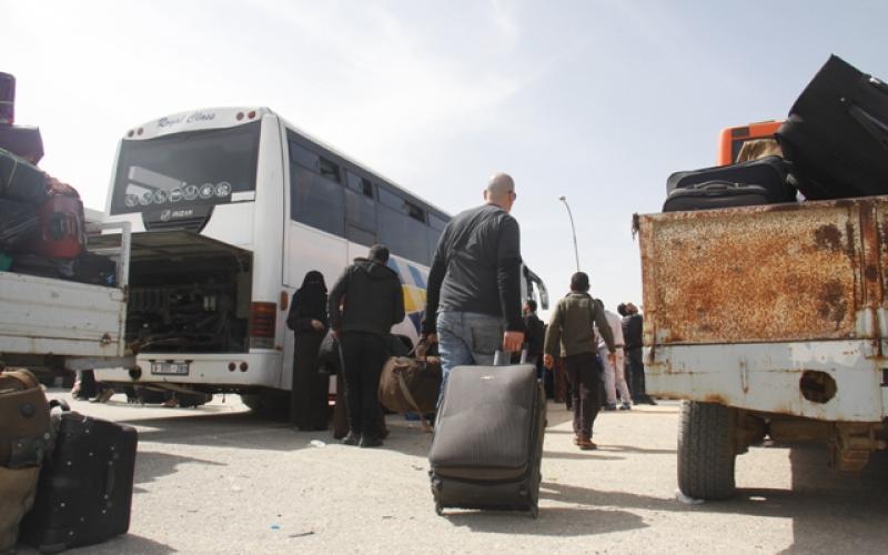 بالصور: معبر رفح.. خروج من عنق الزجاجة