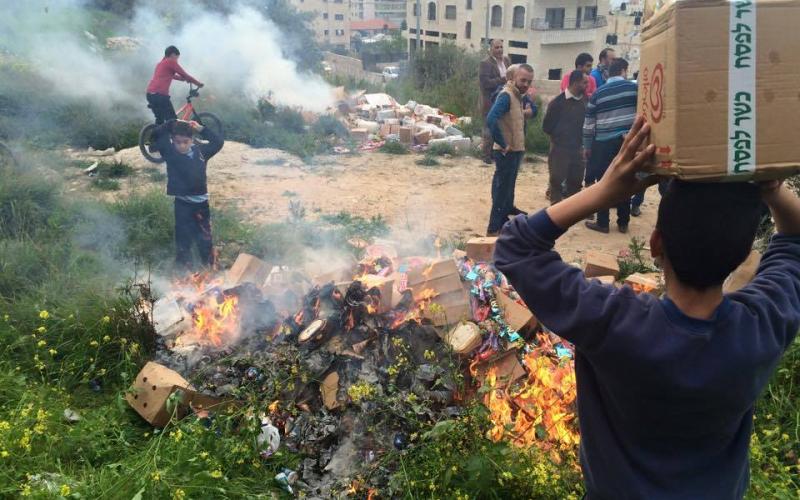 صور: حرق منتوجات إسرائيلية بنابلس