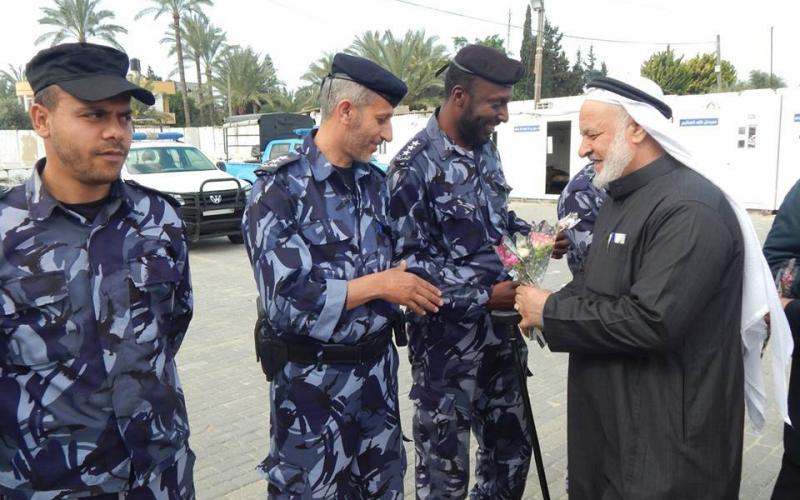 بالصور: بلدية دير البلح تكرم 650 شرطيًا