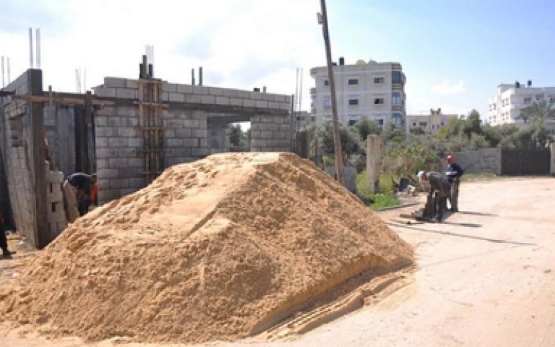 بالصور: لجنة الزكاة ترمم منازل للفقراء بالزوايدة